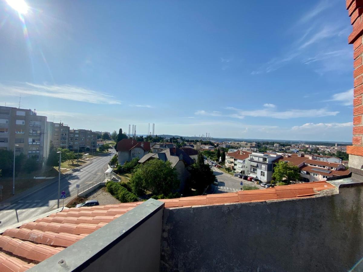 Penthouse cityview Pula Exterior foto